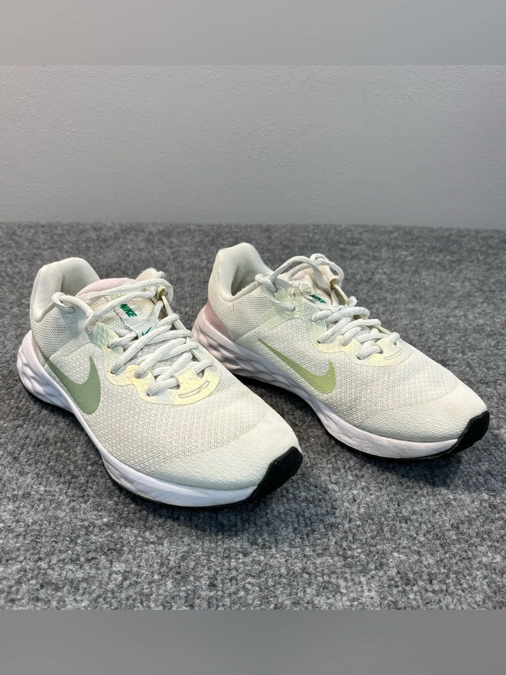 Nike revolution nn